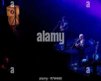 Live on Stage Ashley Campbell réalise un hommage à son père Glen Campbell au cours de Country 2 Country Music Festival O2 Arena London England Banque D'Images