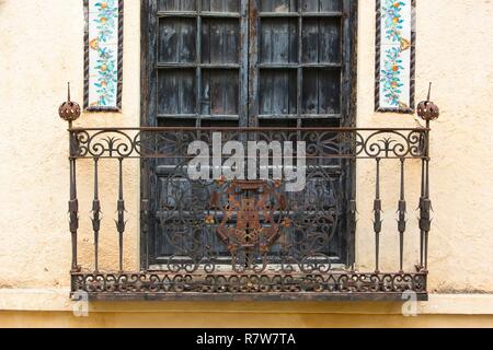 Espagne, Andalousie, province de Malaga, Ronda, la route des villages blancs (Ruta de los Pueblos Blancos), détail d'une fenêtre du 18ème siècle, Casa del Rey Moro Moro (maison du roi) Banque D'Images