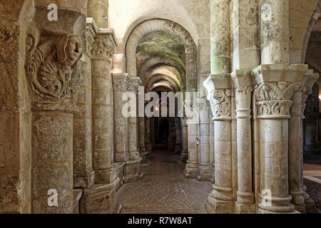 En France, en Charente Maritime, Saintes, Saintonge, étape sur le chemin de Saint Jacques de Compostelle, crypte de l'église Saint Eutrope inscrite au Patrimoine Mondial de l'UNESCO Banque D'Images