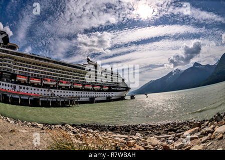 Bateau de croisière dans le port de Skagway, Alaska, Klondike Gold Rush National Historical Park, États-Unis Banque D'Images