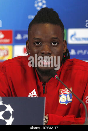 Kiev, Ukraine. Dec 11, 2018. Lyon's Bertrand Traore vu au cours de la conférence de presse à l'hôtel Hyatt Regency de Kyiv.Le Groupe F de la Ligue des Champions de football entre le Shakhtar Donetsk et Lyon aura lieu demain à la NSC Olimpiyskiy. Credit : Vadim Kot/SOPA Images/ZUMA/Alamy Fil Live News Banque D'Images