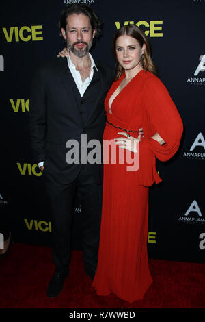 Los Angeles, Californie, USA. 11Th Dec 2018. Darren Le Gallo et acteur/actrice épouse Amy Adams arriver lors de la première mondiale de l'Annapurna Photos, Gary Sanchez Productions et Plan B Entertainment de "vice", tenue au Samuel Goldwyn Theater à l'Academy of Motion Picture Arts and Sciences, le 11 décembre 2018 à Beverly Hills, Los Angeles, Californie, États-Unis. (Photo par Xavier Collin/Image Crédit : Agence de Presse) L'agence de presse Image/Alamy Live News Banque D'Images