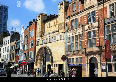 Whitechapel Art Gallery, un espace d'exposition populaire contemporaine, sur Whitechapel High Street, près de la station de métro Aldgate East, dans l'Est de Londres, UK Banque D'Images