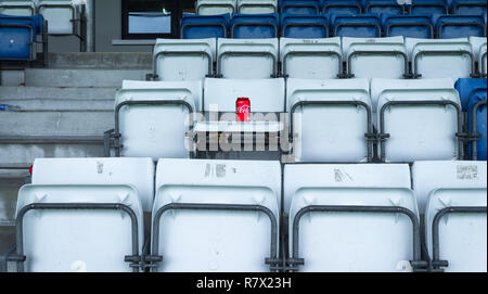 Seul le coca-cola peut s'assit sur un stade de sport Banque D'Images