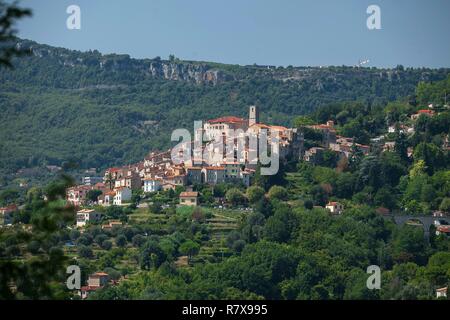 France, Alpes Maritimes, le Bar sur Loup, vue générale du village Banque D'Images