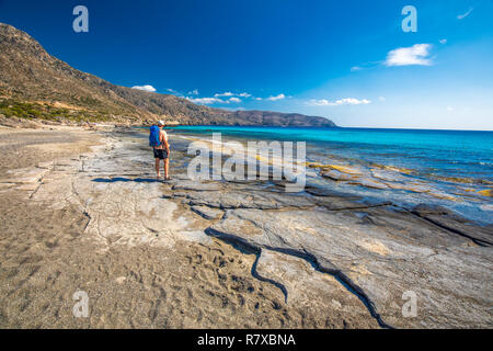 Kedrodasos beach près de Elafonissi Beach sur l'île de Crète avec azure de l'eau claire, la Grèce, l'Europe. La Crète est la plus grande et la plus populeuse de l'isl Grec Banque D'Images