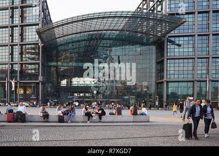 Allemagne, Berlin, Mitte, de la gare principale (Hauptbahnhof), la plus grande gare d'Europe, conçu par l'architecte Meinhard von Gerkan et inauguré en 2006 Banque D'Images