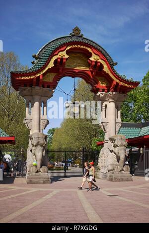 Allemagne, Berlin, quartier Tiergarten, le Jardin Zoologique, la porte de l'éléphant Banque D'Images