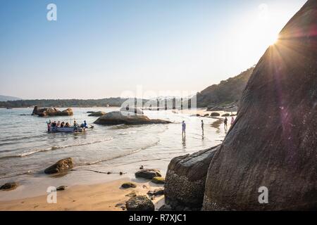 L'Inde, Goa, touristes, d'Agonda de partir pour un voyage en bateau Banque D'Images