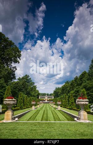 Organisation des Stateslaware, Wilmington, Nemours Estate, ancienne maison de l'industriel Alfred I. DuPont et de famille, jardins à la française, la Longue Marche et Colonade Banque D'Images