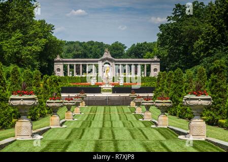 Organisation des Stateslaware, Wilmington, Nemours Estate, ancienne maison de l'industriel Alfred I. DuPont et de famille, jardins à la française, la Longue Marche et Colonade Banque D'Images