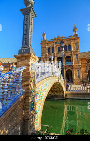 Pont de Plaza de Espana (square de l'Espagne), à Séville Banque D'Images