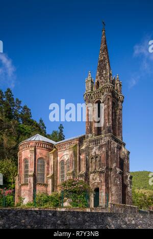 Le Portugal, Azores, Sao Miguel Island, Furnas, Lago das Furnas lake, Capella chapelle Nossa Senhora das Vitorias, construit par jardinier des Açores Jose do Canto comme mémorial pour sa femme Banque D'Images