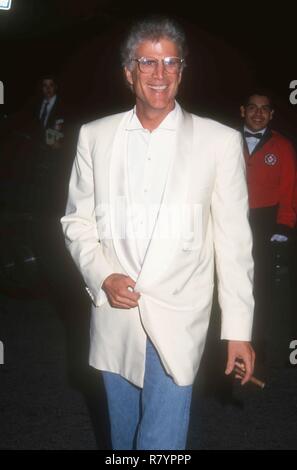 SANTA MONICA, CA - 8 avril : l'Acteur Ted Danson assiste à l'événement le 8 avril 1993 au Musée de l'aviation à Santa Monica, en Californie. Photo de Barry King/Alamy Stock Photo Banque D'Images