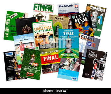 Une collection de FA Challenge Cup Final des programmes à partir du 1970 1980 1990 et 2000 (digital composite) Banque D'Images