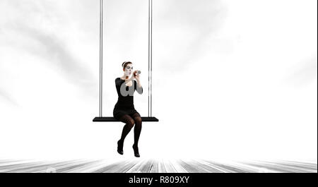 Jeune femme mime. Technique mixte Banque D'Images