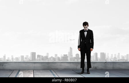 Jeune homme mime. Technique mixte Banque D'Images