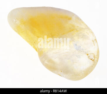 La macro photographie de minéraux naturels à partir de la collection géologique - Citrine Jaune poli (quartz) gem stone sur fond blanc Banque D'Images