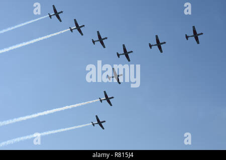 Vol en formation Pilatus PC-7, spectacle aérien, Air and Space Days, Lucerne, Suisse Banque D'Images