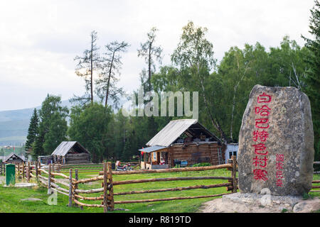 Xinjiang kanas khabarov les paysages des villages blancs Banque D'Images