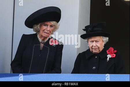 La Reine, accompagnée par des membres de la famille royale assiste au défilé du jour du Souvenir au cénotaphe sur le centenaire de la fin de la Première Guerre mondiale. Comprend : Camilla duchesse de Cornouailles, où la reine Elizabeth II : Londres, Royaume-Uni Quand : 11 Nov 2018 Crédit : John Rainford/WENN Banque D'Images