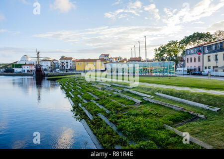 Vila do Conde, Portugal - 01 juin 2018 : journée ensoleillée par l'Ave, district de Porto, Portugal Banque D'Images