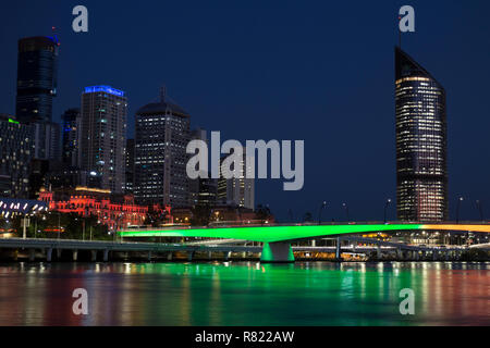 Centre-ville de Brisbane et à la Rivière de Brisbane, Queensland, Australie nuit Banque D'Images