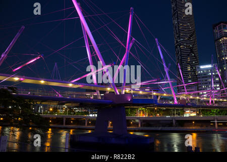 Kurilpa Bridge at night, Brisbane, Queensland, Australie Banque D'Images