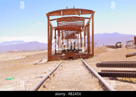 Cimetière de train, à Uyuni, Bolivie près de la saline. Vieux train à vapeur. Banque D'Images