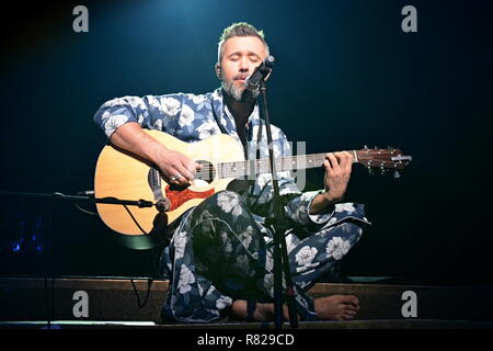 Kiev, Ukraine. Dec 11, 2018. Ancien membre de la bande de roche (5'nizza, chanteur ukrainien Sergei Babkin effectuant à Kiev. Crédit : Aleksandr Goussev/Pacific Press/Alamy Live News Banque D'Images