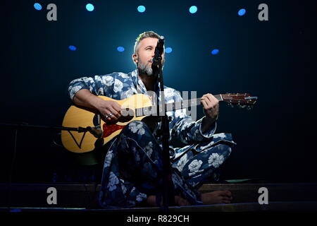 Kiev, Ukraine. Dec 11, 2018. Ancien membre de la bande de roche (5'nizza, chanteur ukrainien Sergei Babkin effectuant à Kiev. Crédit : Aleksandr Goussev/Pacific Press/Alamy Live News Banque D'Images