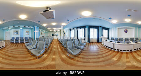 Vue panoramique à 360° de MINSK, BELARUS - Juillet 14, 2016 : 360 entièrement sphériques de 180° panorama équirectangulaire transparente en projection équidistante, panorama de l'intérieur de