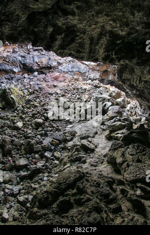 Grotte du Tunnel indiennes en cratères de la Lune National Monument, Colorado, USA. Le monument représente l'un des mieux préservés dans le basalte c Banque D'Images