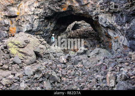 Grotte du Tunnel indiennes en cratères de la Lune National Monument, Colorado, USA. Le monument représente l'un des mieux préservés dans le basalte c Banque D'Images