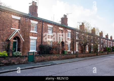 Une rangée de 8 maisons pour construire le Grand Junction Railway à Crewe Cheshire UK Banque D'Images