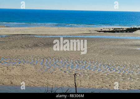 La marée basse à la Réserve Naturelle de Ria Formosa, l'Algarve, Portugal sur une journée ensoleillée Banque D'Images