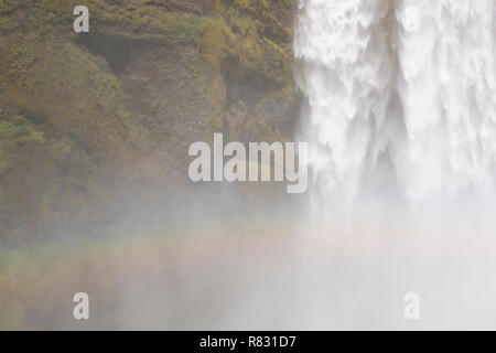 Cascade de Skogafoss, Sud Ouest, l'Islande Banque D'Images