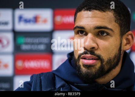 Groupama Arena, Budapest, Hongrie. Dec 12, 2018. L'UEFA Europa League Football, MOL Vidi FC contre Chelsea conférence de presse ; Ruben Loftus-Cheek de Chelsea fait face à l'action des médias : Crédit Plus Sport/Alamy Live News Banque D'Images