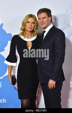 Munich, Allemagne. Dec 12, 2018. Carsten MASCHMEYER avec femme, Veronica FERRES (actrice). Tapis rouge, Tapis Rouge Gala 2018 Jose Carreras sur 12.12.2018 dans M, l'utilisation dans le monde en | Crédit : dpa/Alamy Live News Banque D'Images