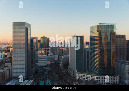 Vue de la gare dans la ville de Tokyo, Japon Banque D'Images