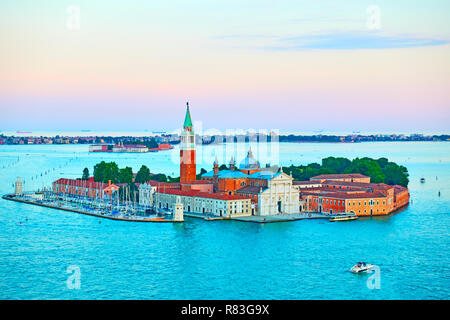 L'île de San Giorgio Maggiore à Venise au coucher du soleil, de l'Italie Banque D'Images