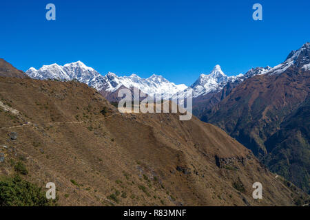 Everest, Lhotse et l'Ama Dablam sommets. Camp de base de l'Everest trek au Népal Banque D'Images