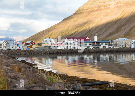 Water reflections à Isafjordur, Islande, fjords de l'ouest Banque D'Images
