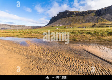 Paysage pittoresque de Raudisandur beach, fjords de l'ouest l'Islande Banque D'Images