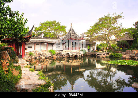 Jardin de l'Humble Administrateur à Suzhou, Chine. Jour d'été Banque D'Images