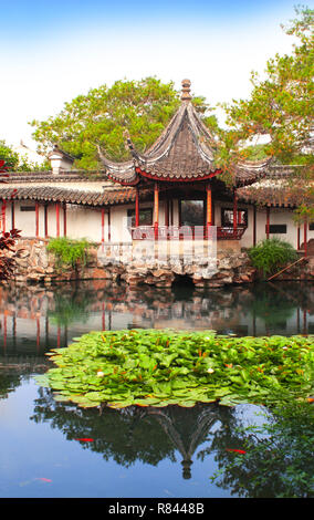 Jardin de l'Humble Administrateur à Suzhou, Chine. Jour d'été Banque D'Images