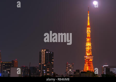 La Tour de Tokyo, Tokyo, Japon. Une tour moderne. Banque D'Images