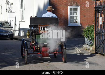 1903 une voiture à vapeur Stanley, le spectacle au Prieuré Park centenaire à Chichester, dans le sud de l'Angleterre Banque D'Images