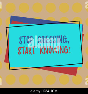 Écrit remarque montrant arrêter devinant en connaissance de cause. Photo d'objets américains ne pense obtenir les connaissances pour être sûr de pile vide fait paraître rectangulaire Banque D'Images