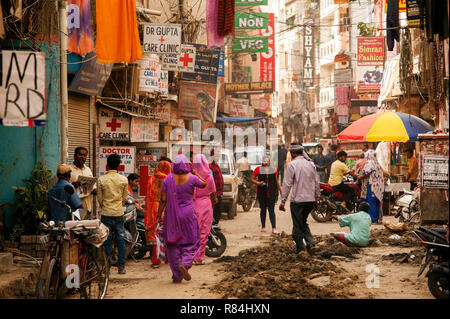 Scène de rue à Sangatrashan Bazar, Pahar Ganj, New Delhi, Inde Banque D'Images